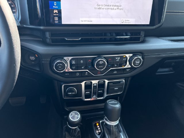 Used 2025 Jeep Gladiator Sport AWD/4WD image 18