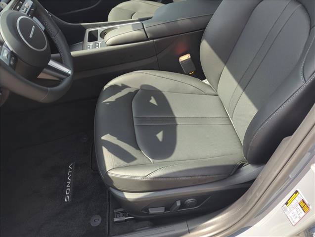 Certified 2025 Hyundai Sonata Limited FWD image 4