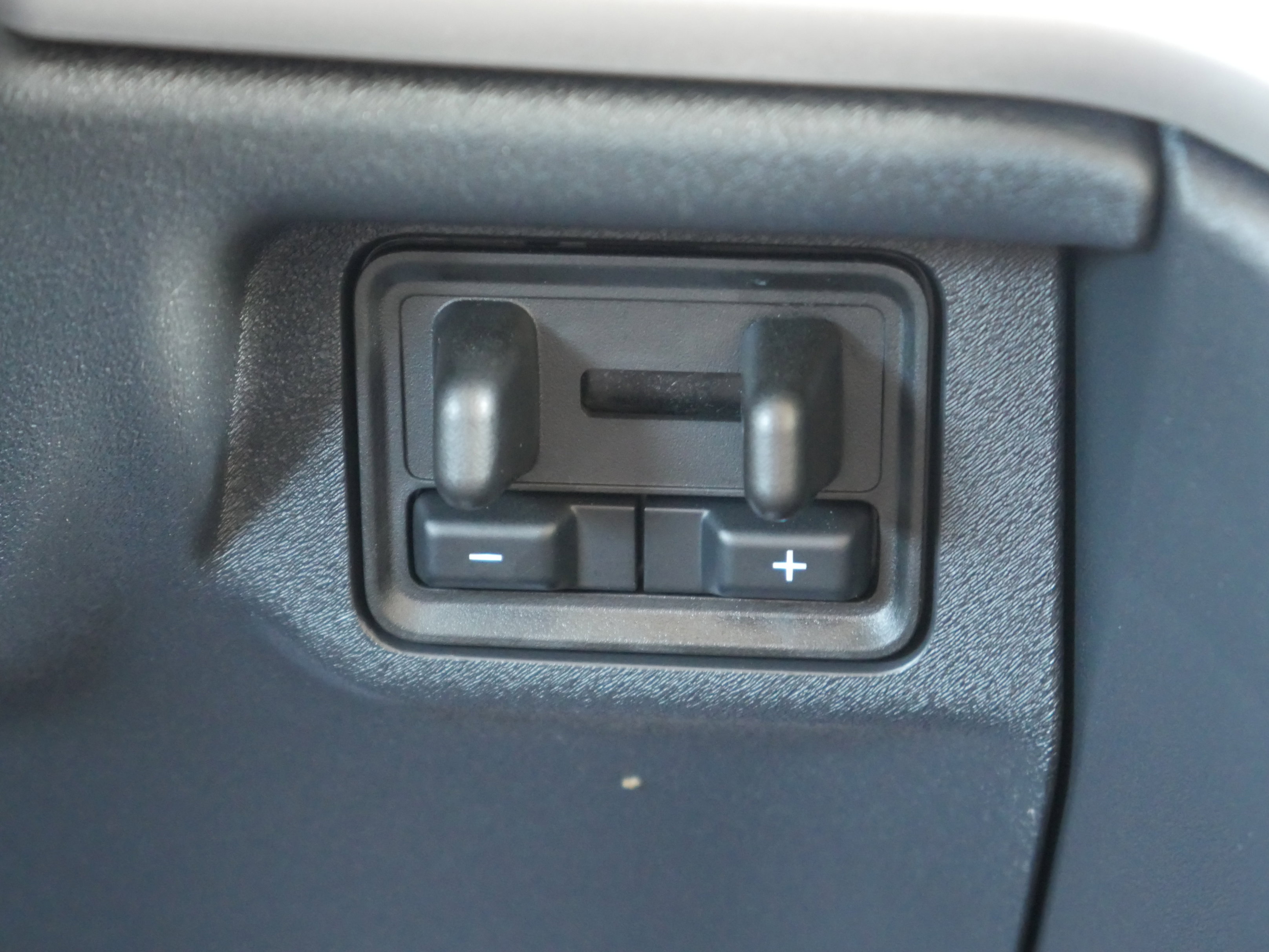 Certified 2025 Ford Expedition Active image 11