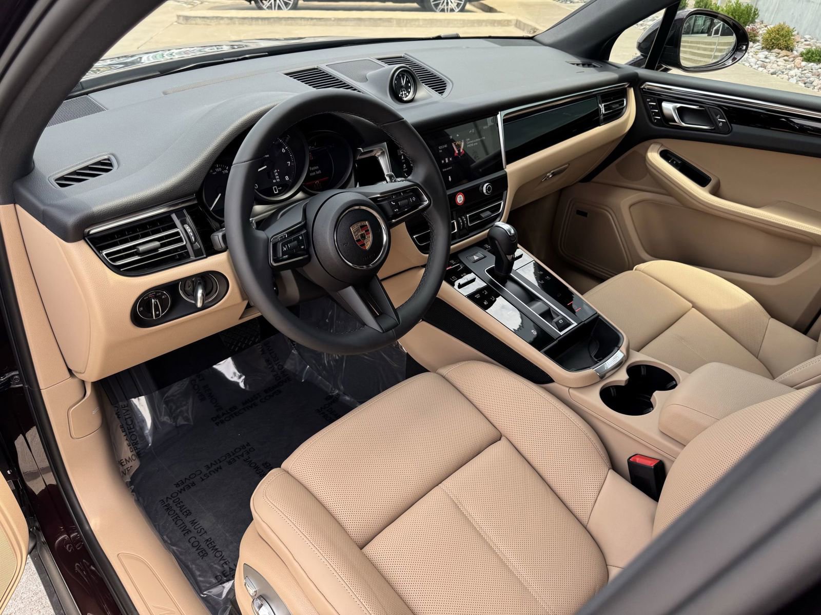 New 2025 Porsche Macan image 19