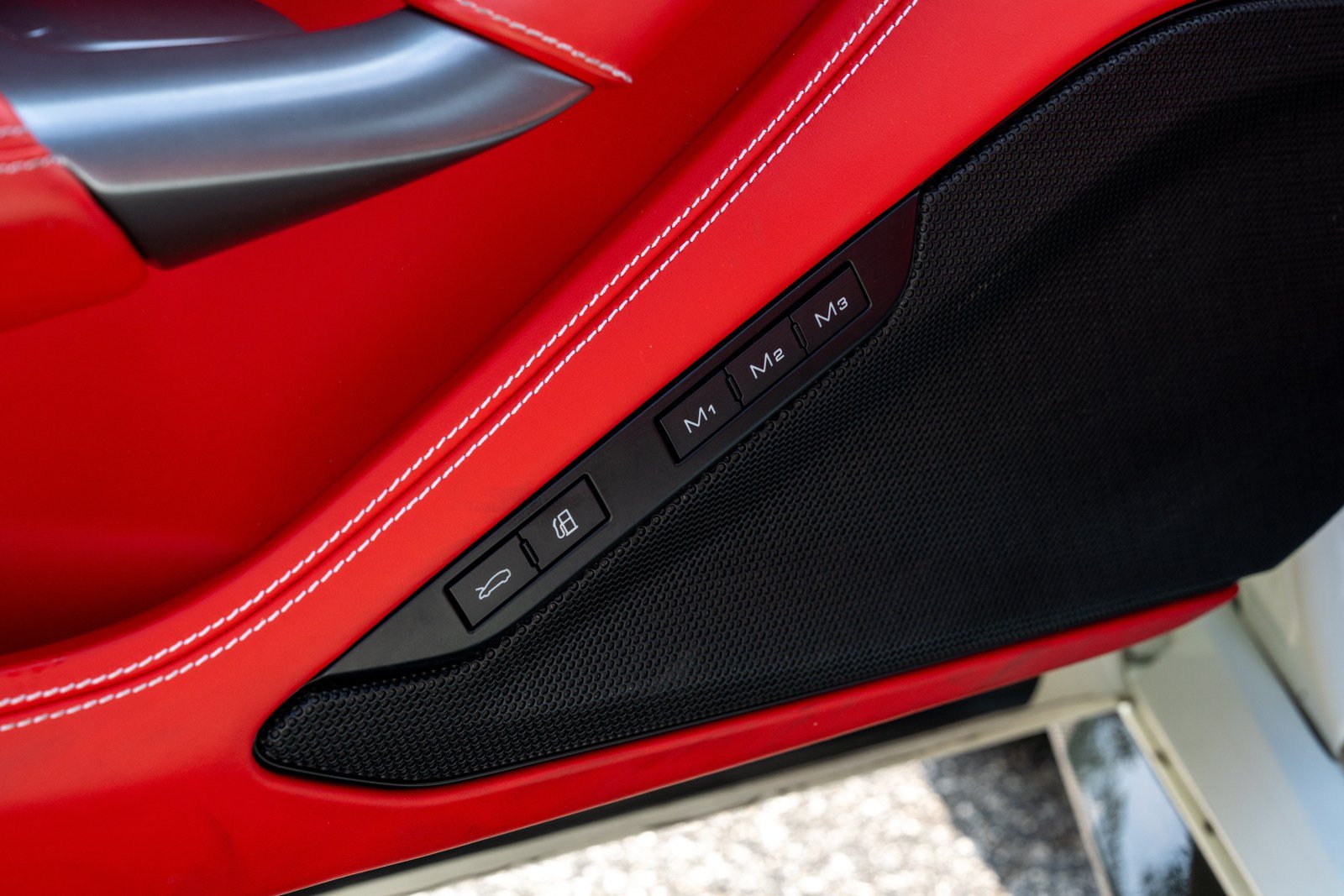 Used 2022 Ferrari F8 Tributo RWD image 24