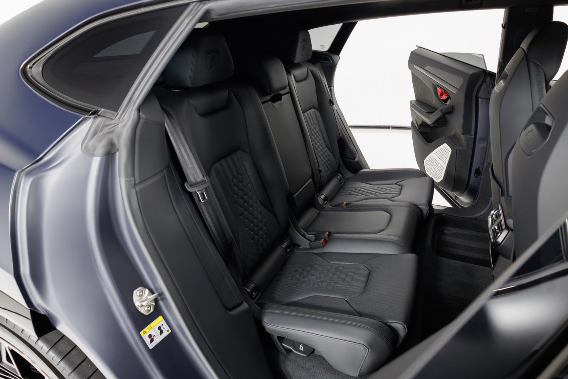 Used 2025 Lamborghini Urus SE AWD/4WD image 47
