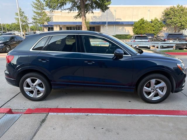 Used 2020 Audi Q3 2.0T Premium w/ Convenience Package AWD/4WD image 4