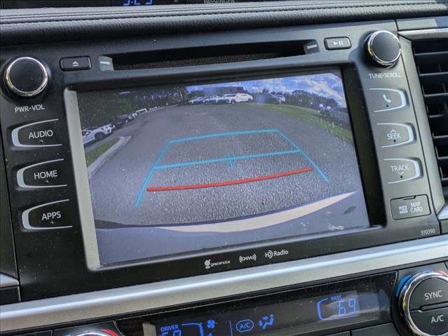 Used 2019 Toyota Highlander XLE AWD/4WD image 12