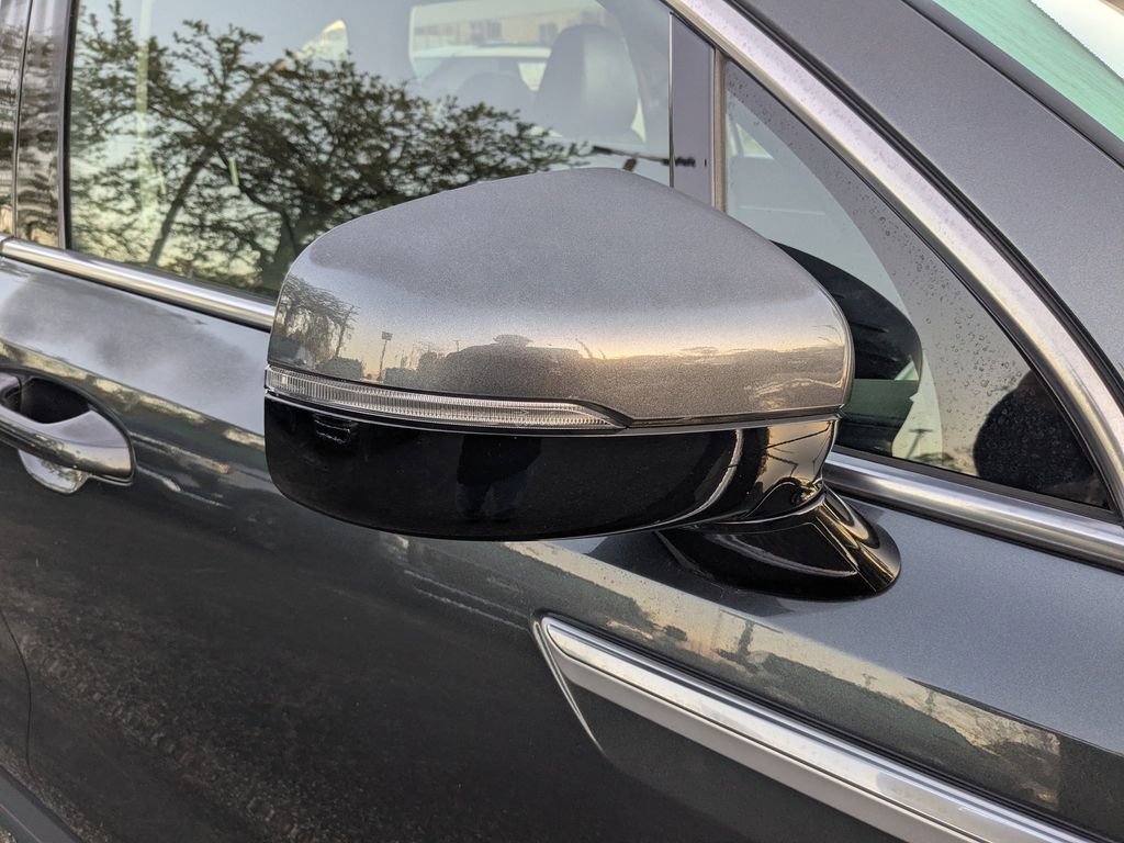 Used 2024 Kia Sorento S image 12