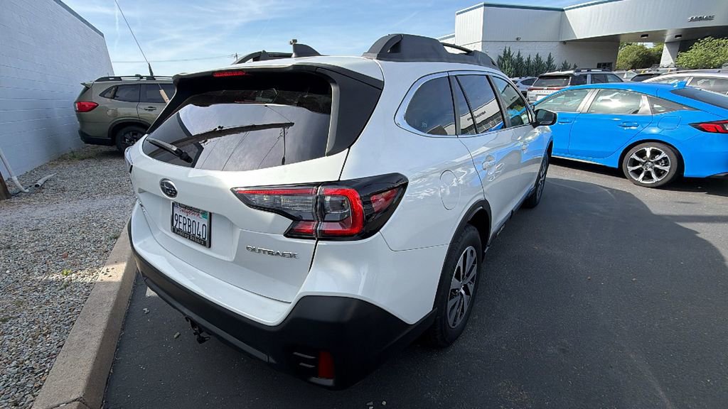 Used 2021 Subaru Outback Premium image 4