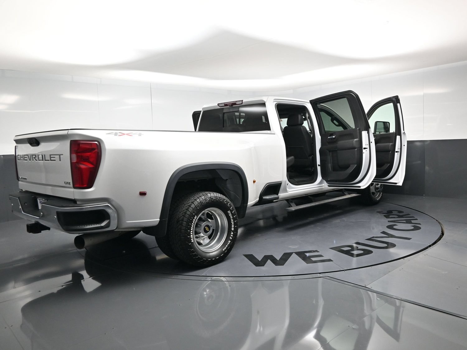 Used 2021 Chevrolet Silverado 3500 LTZ w/ LTZ Convenience Package AWD/4WD image 24