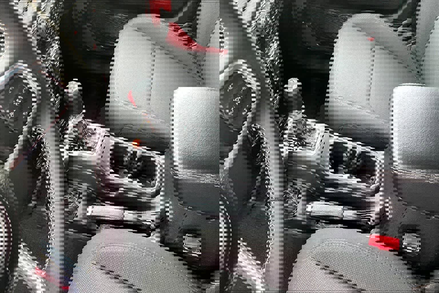 Used 2023 Jeep Wrangler Sahara image 17