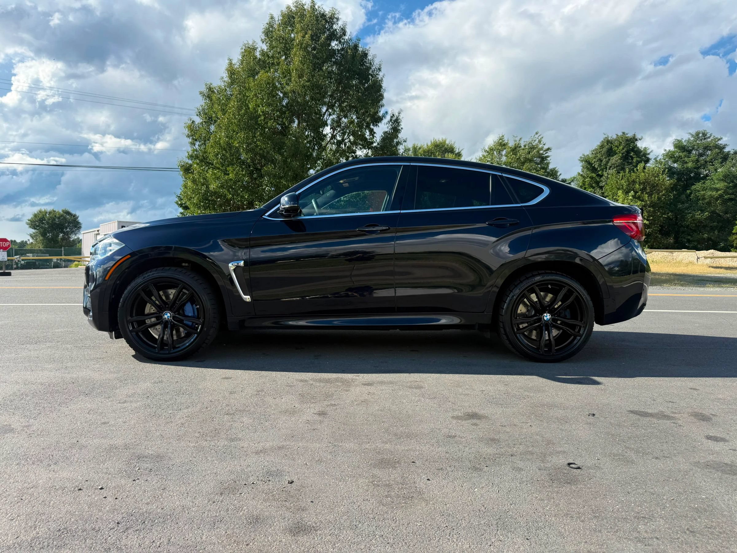 Used 2019 BMW X6 M w/ Executive Package AWD/4WD image 2