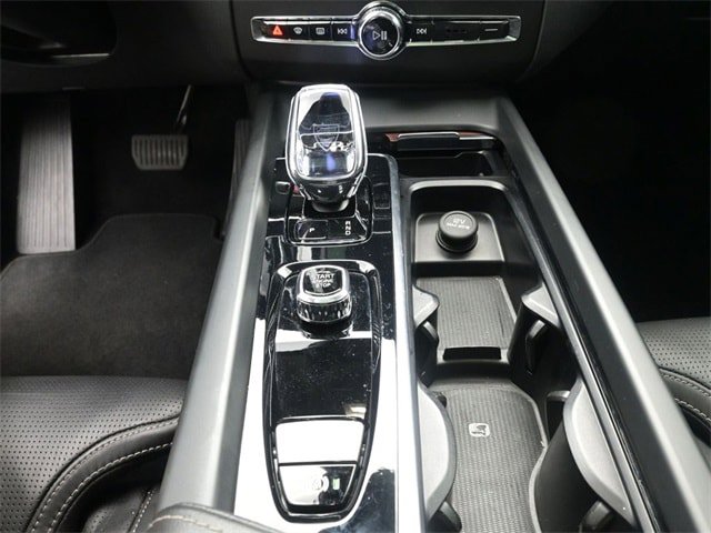 Certified 2023 Volvo XC60 B5 Ultimate FWD image 13