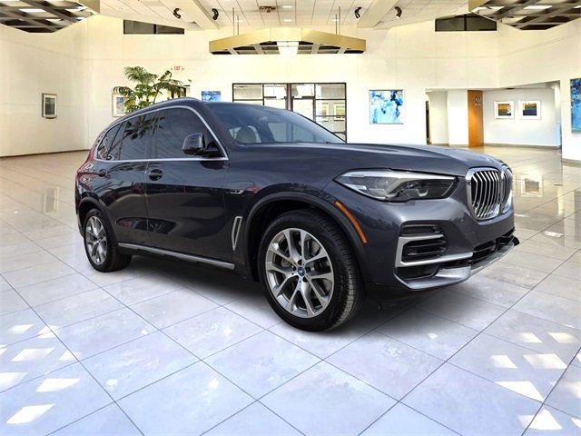 Used 2022 BMW X5 xDrive45e image 3
