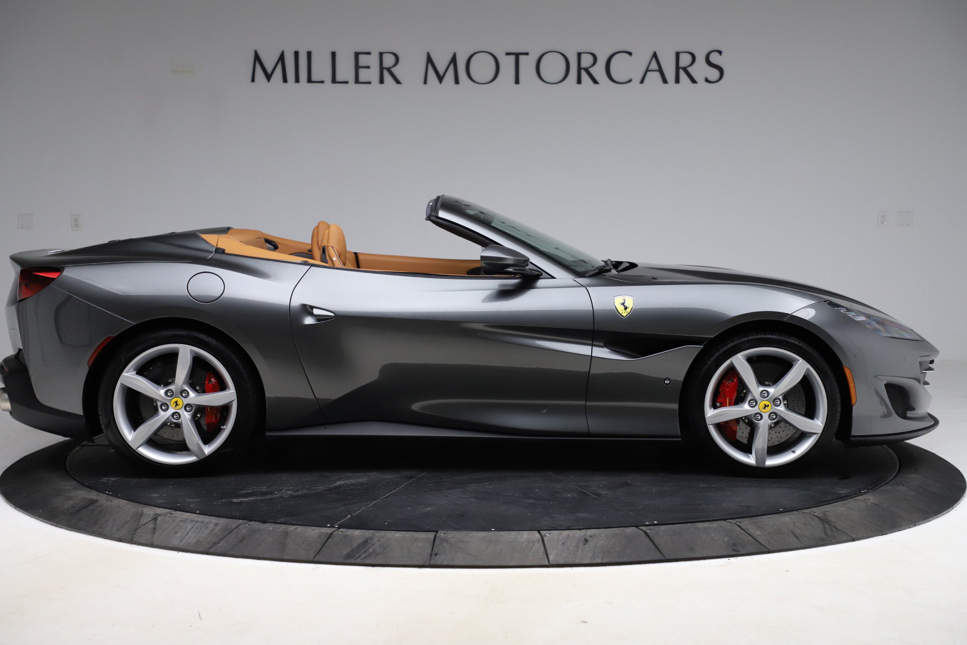 Certified 2020 Ferrari Portofino RWD image 10