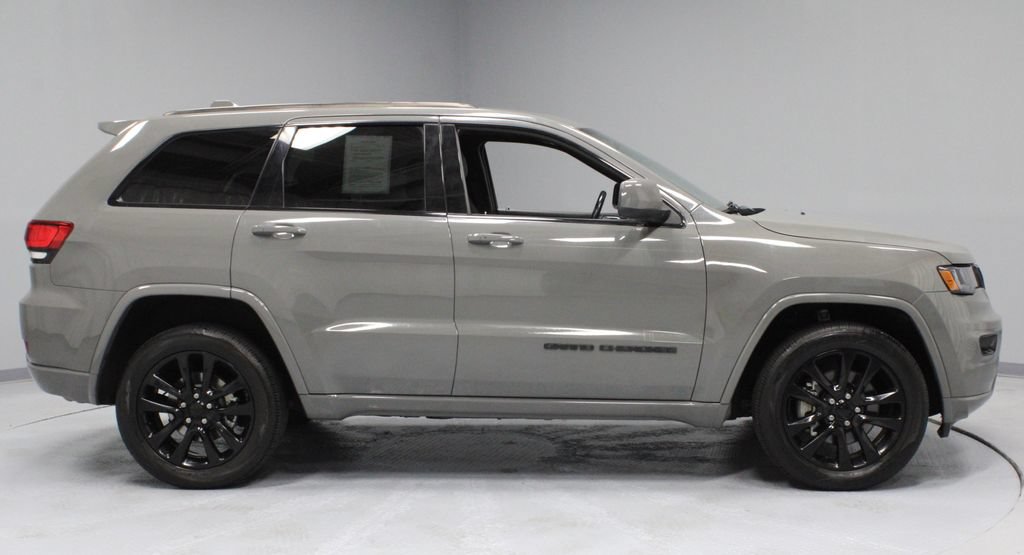 Used 2021 Jeep Grand Cherokee Laredo X AWD/4WD image 12
