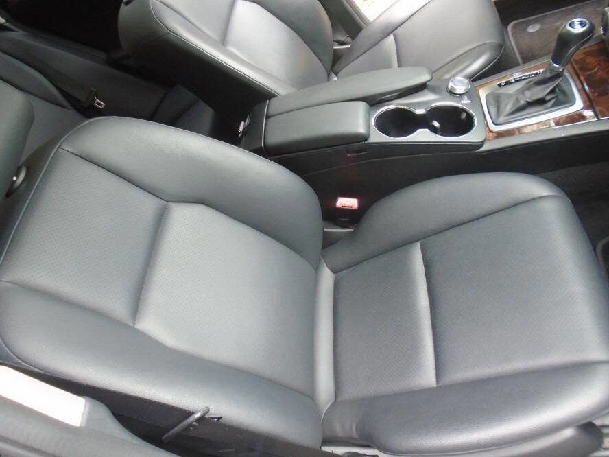Used 2011 Mercedes-Benz GLK 350 4MATIC image 24
