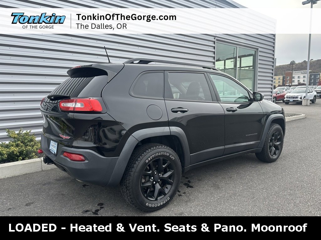 Used 2017 Jeep Cherokee Trailhawk image 3