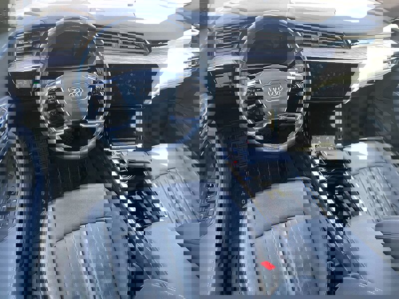 Used 2022 Audi e-tron Premium w/ Convenience Plus Package image 19