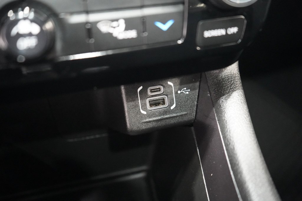 Used 2025 Jeep Compass Latitude w/ Sun & Sound Group AWD/4WD image 31