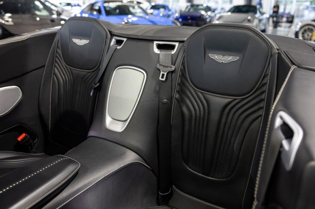 Used 2021 Aston Martin DB11 Volante image 39