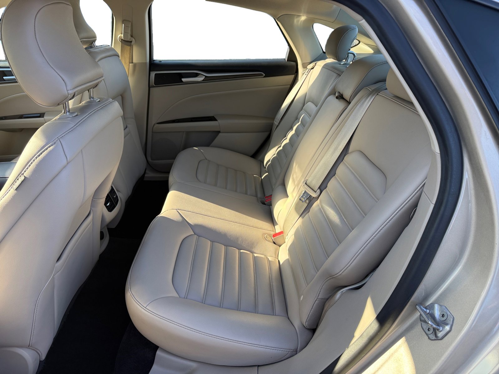 Used 2019 Ford Fusion SEL image 16