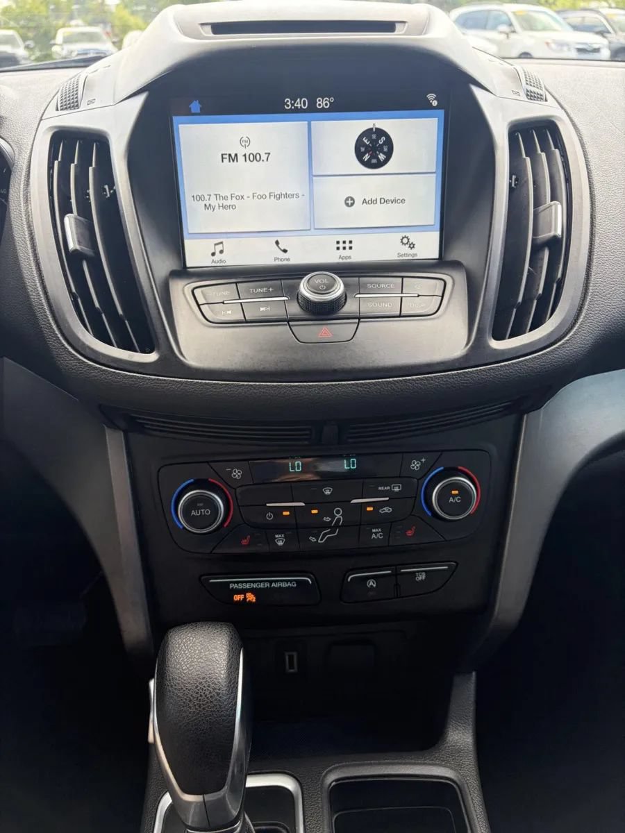 Used 2018 Ford Escape SE w/ SE Sync 3 Package AWD/4WD image 21