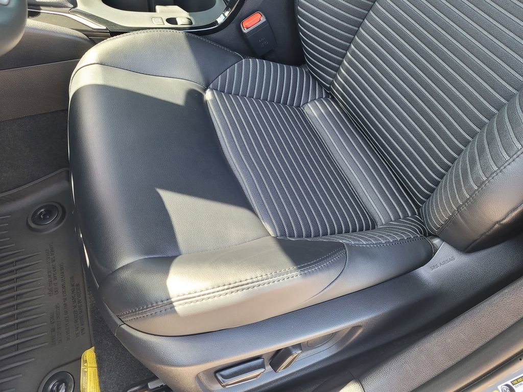 Used 2026 Toyota Corolla XSE FWD image 12