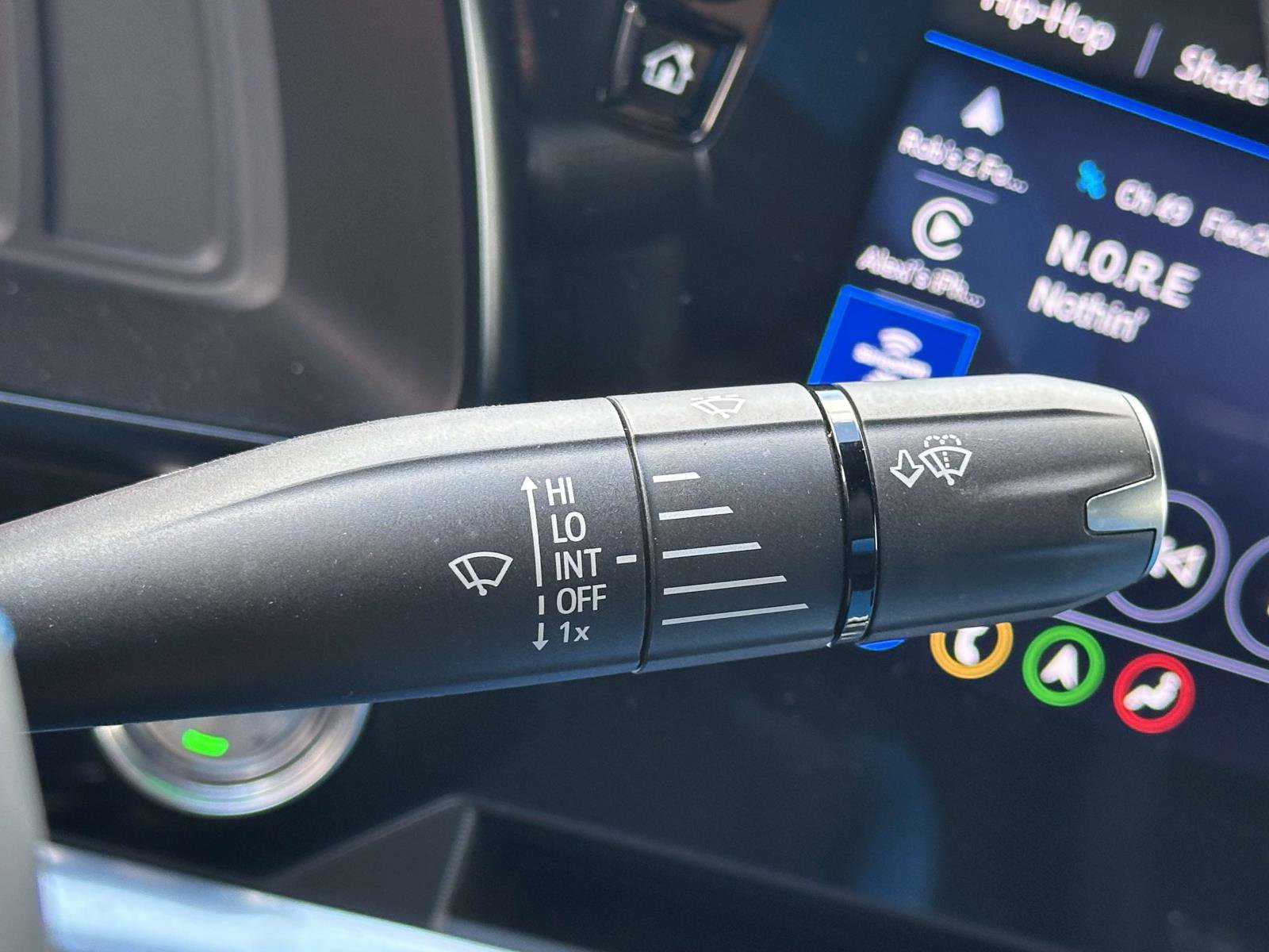 Used 2023 Chevrolet Corvette Stingray Premium Conv w/ Z51 Performance Package image 21