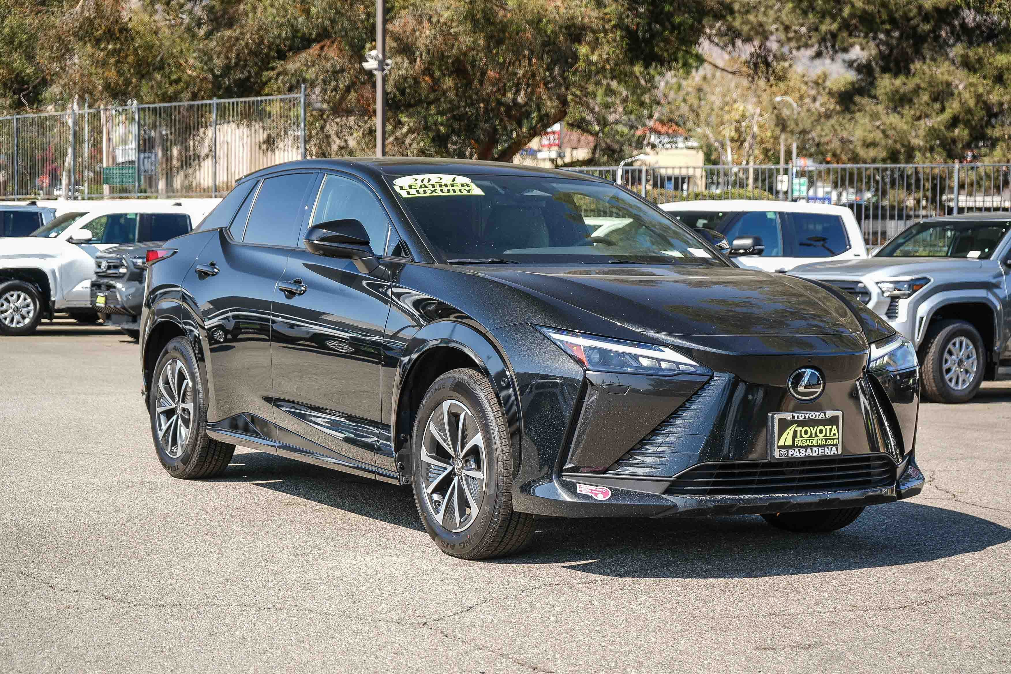Used 2024 Lexus RZ 300e Premium w/ Technology Package FWD image 3