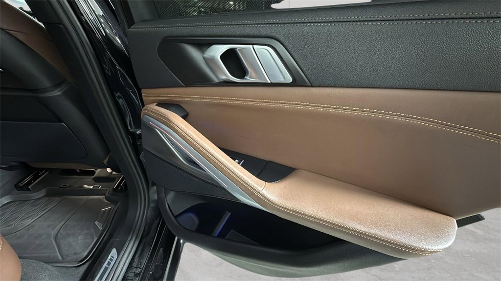 Used 2022 BMW X6 xDrive40i w/ Executive Package image 50