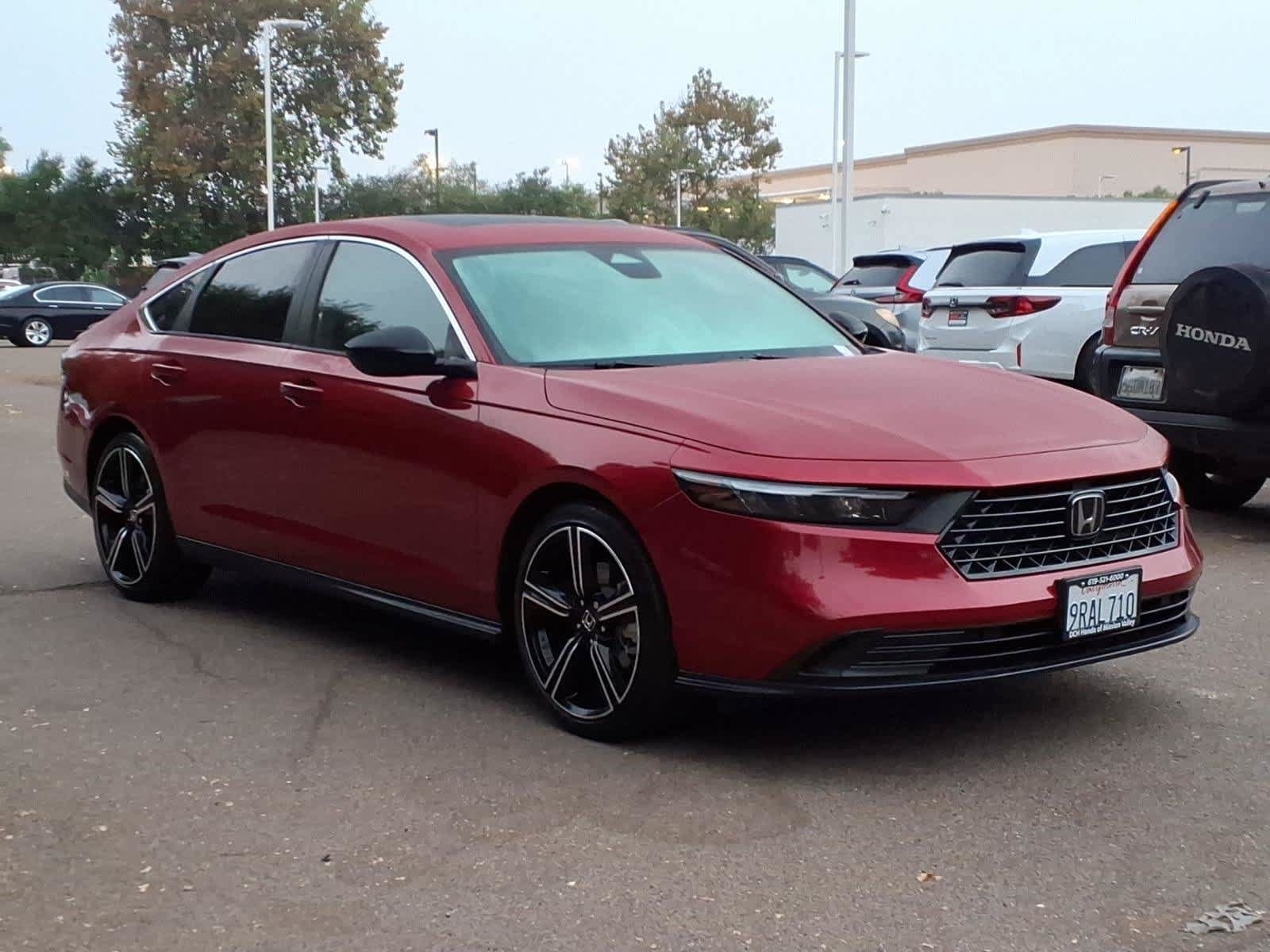 Used 2025 Honda Accord Sport image 2