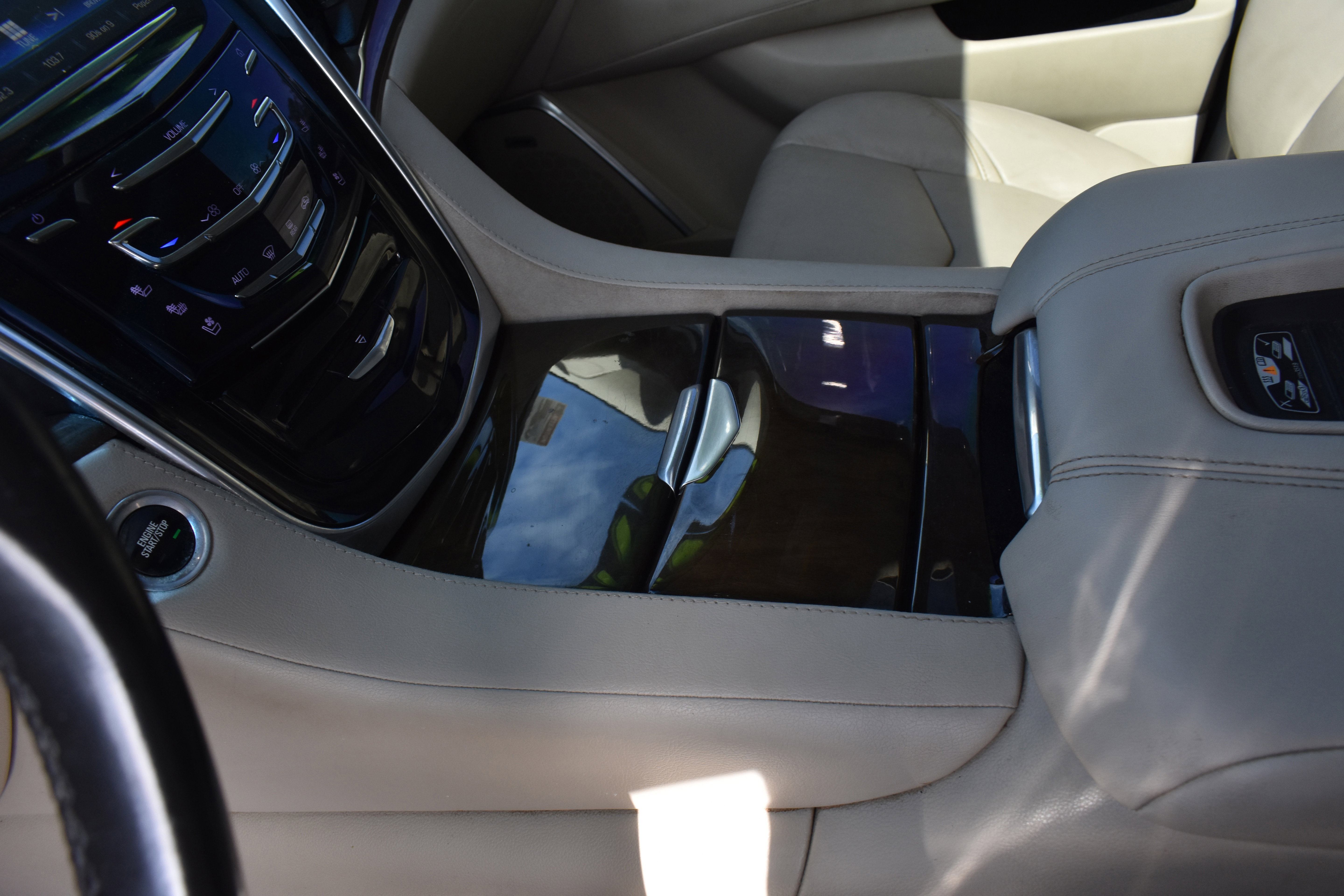 Used 2019 Cadillac Escalade ESV Premium Luxury w/ LPO, Radiant Package image 24