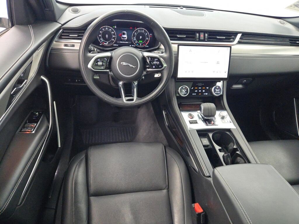 Used 2024 Jaguar F-PACE R-Dynamic S image 21