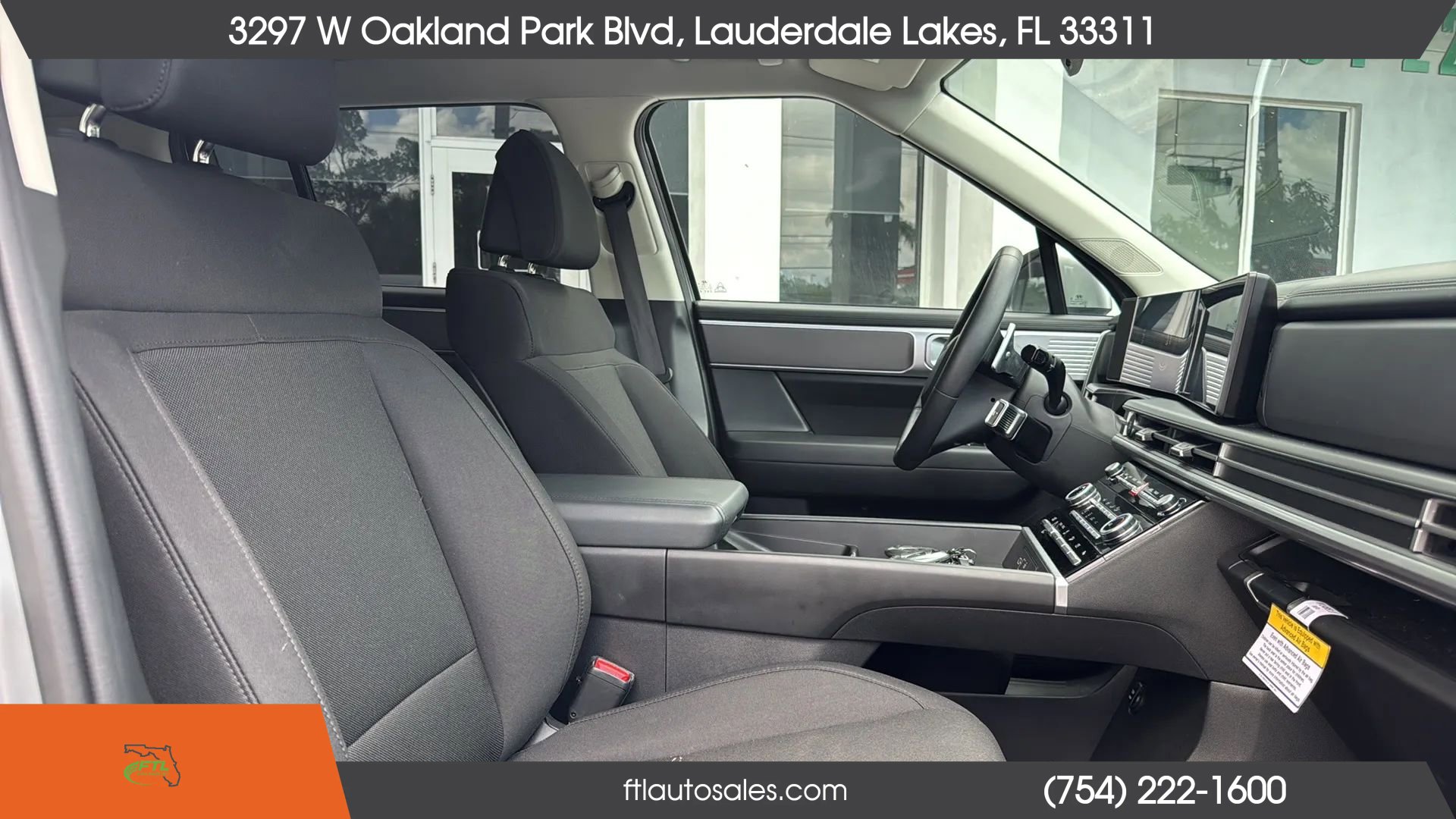 Used 2025 Hyundai Santa Fe SE FWD image 33