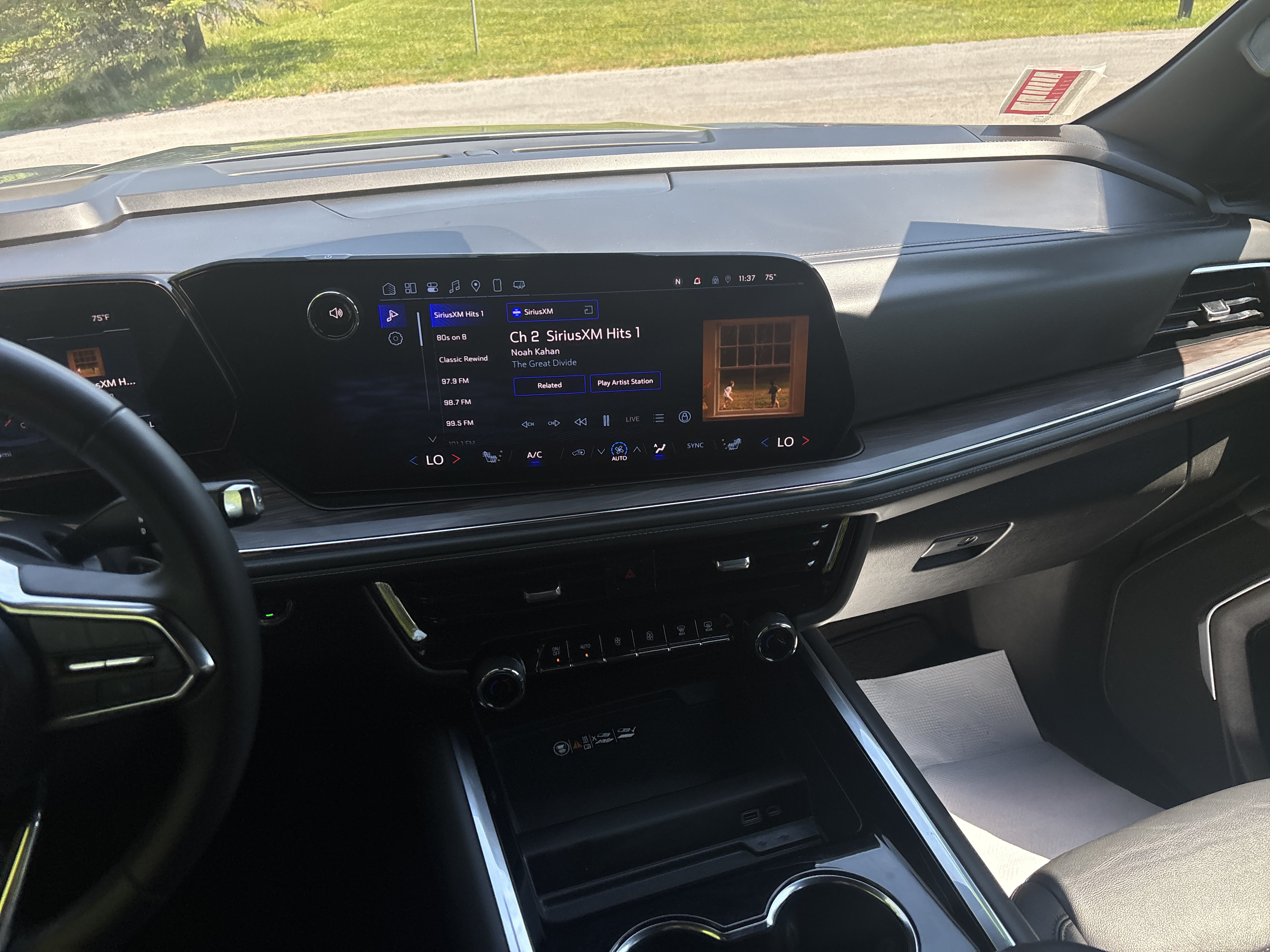 Used 2025 Chevrolet Tahoe Z71 AWD/4WD image 22