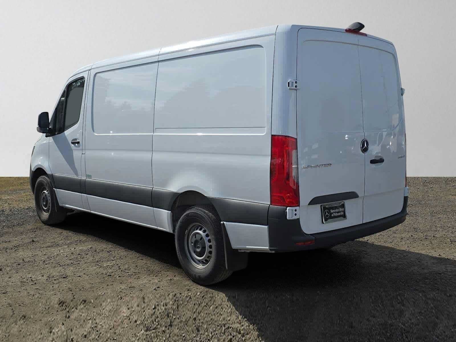 Used 2025 Mercedes-Benz Sprinter 2500 image 5