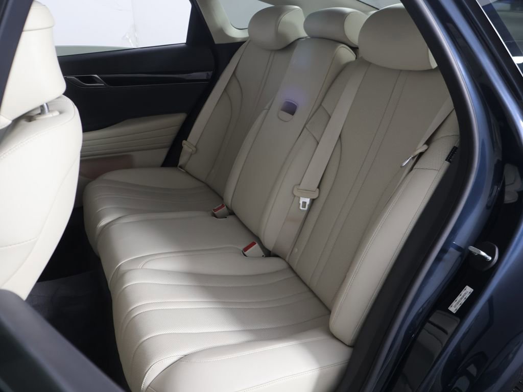 Used 2022 Genesis G80 2.5T image 32