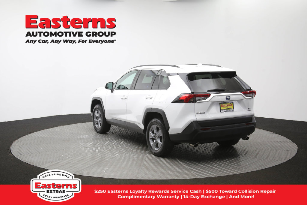 Used 2022 Toyota RAV4 XLE AWD/4WD image 65