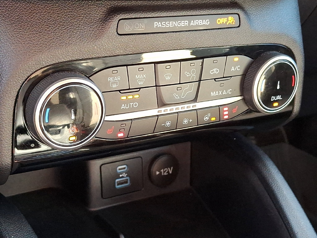 Used 2022 Ford Escape Titanium w/ Titanium Elite Package AWD/4WD image 19
