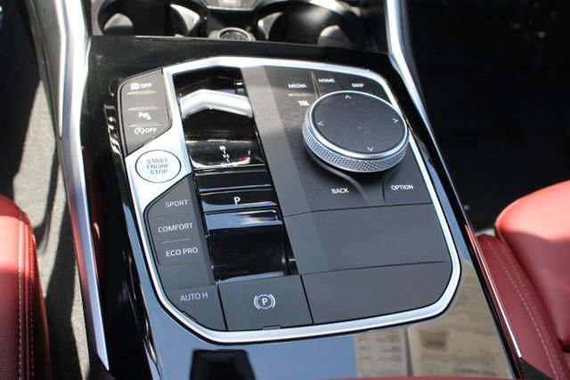 Used 2023 BMW 330i Sedan w/ Convenience Package RWD image 25