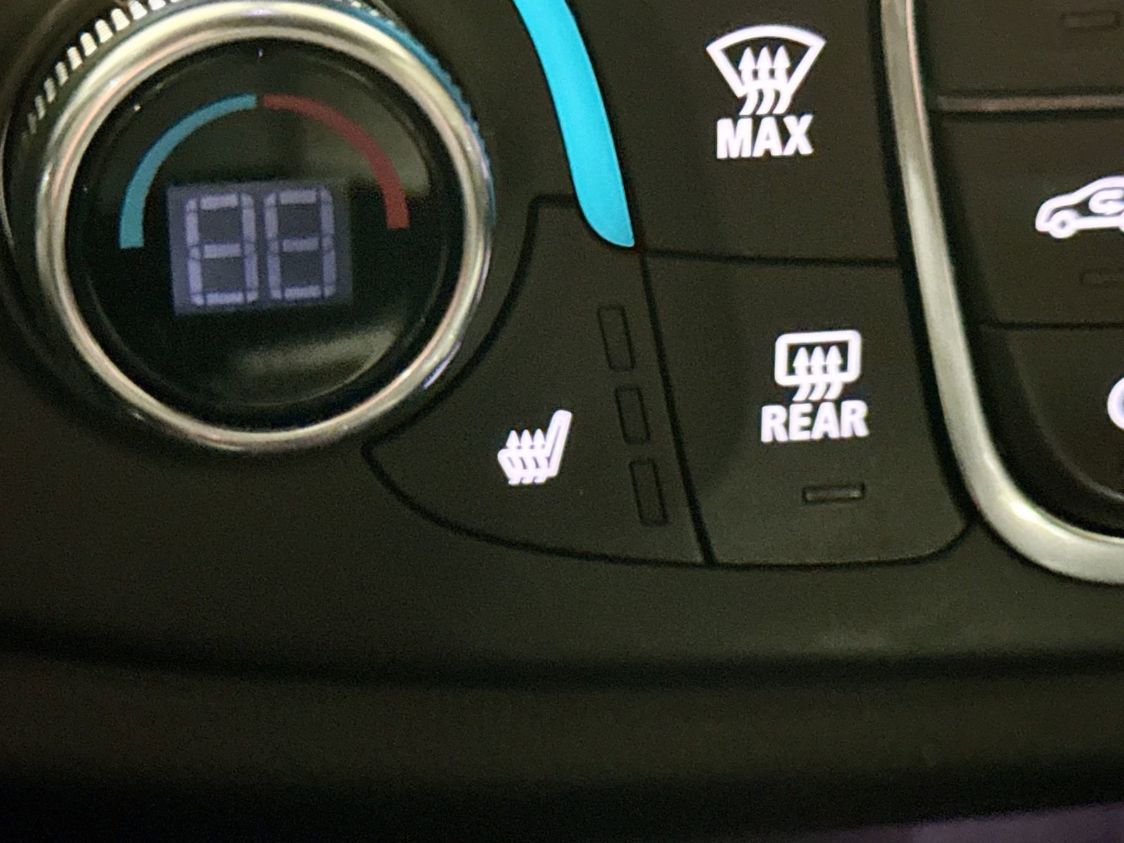 Used 2023 Chevrolet Traverse LT w/ LPO, Floor Liner Package image 23