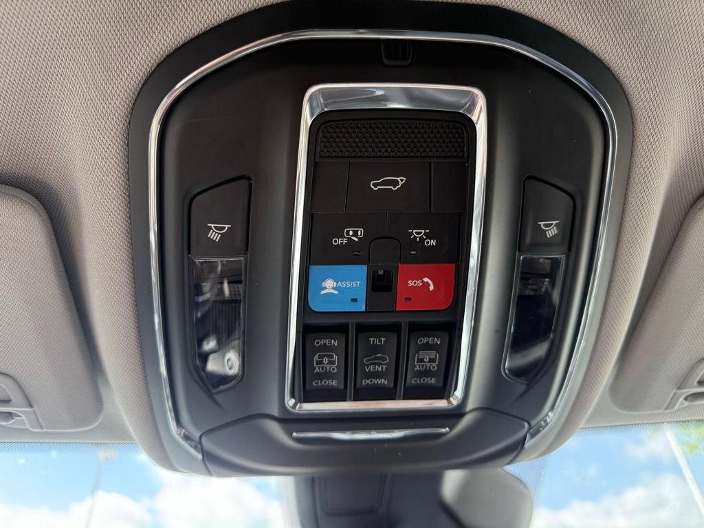 Certified 2023 Jeep Grand Cherokee L Limited AWD/4WD image 29