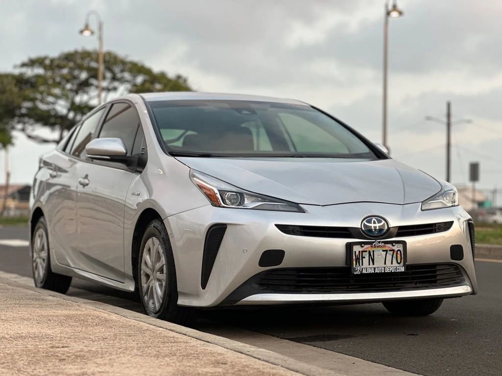 Used 2022 Toyota Prius LE image 6