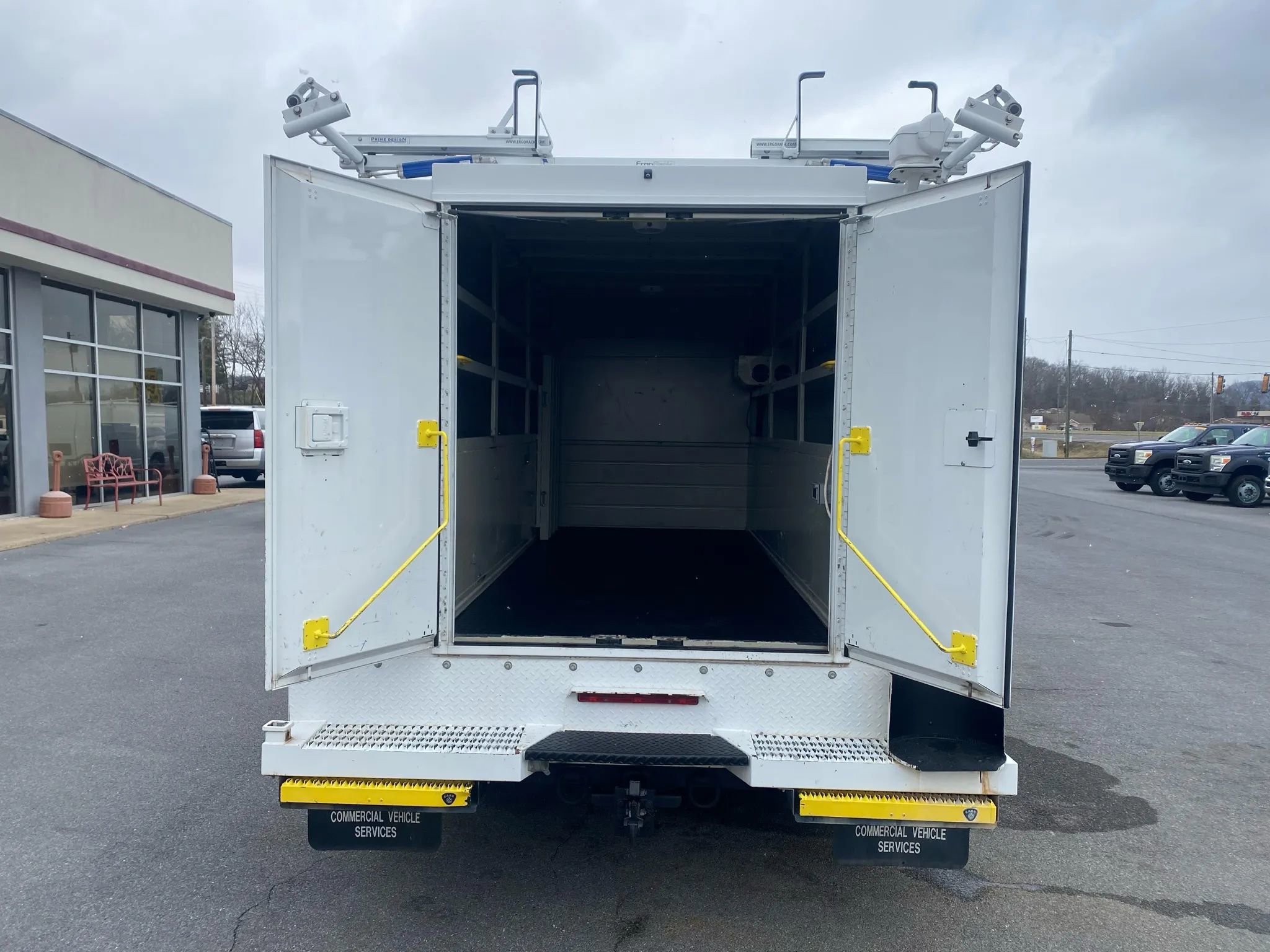 Used 2015 Ford F550 4x4 Regular Cab Super Duty image 29