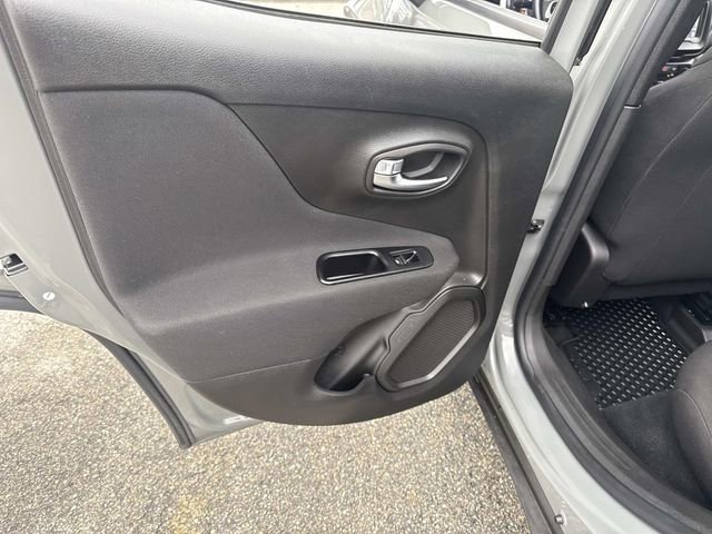 Used 2021 Jeep Renegade Latitude w/ Convenience Group image 19