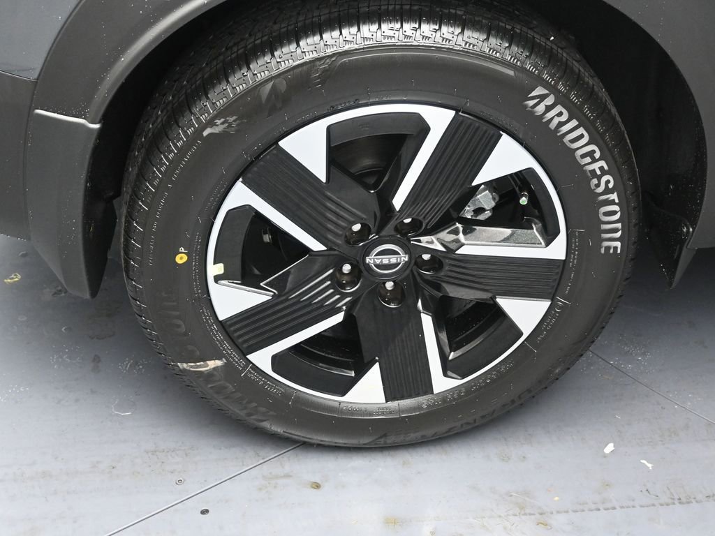 New 2026 Nissan Kicks SV w/ SV Premium Package AWD/4WD image 5