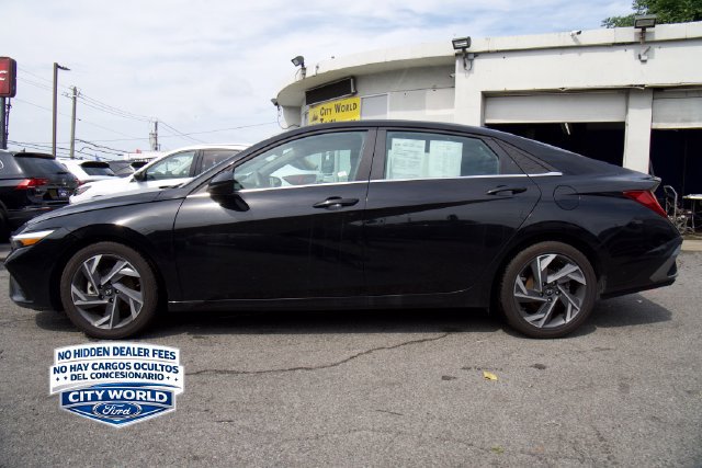 Used 2025 Hyundai Elantra SEL FWD image 5