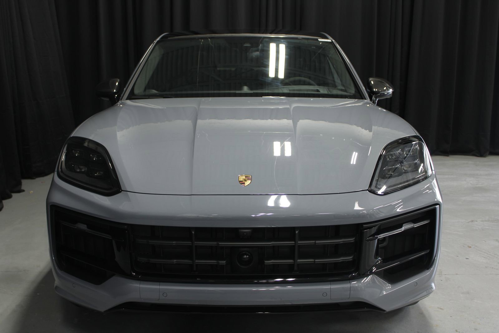 Certified 2025 Porsche Cayenne GTS AWD/4WD image 7