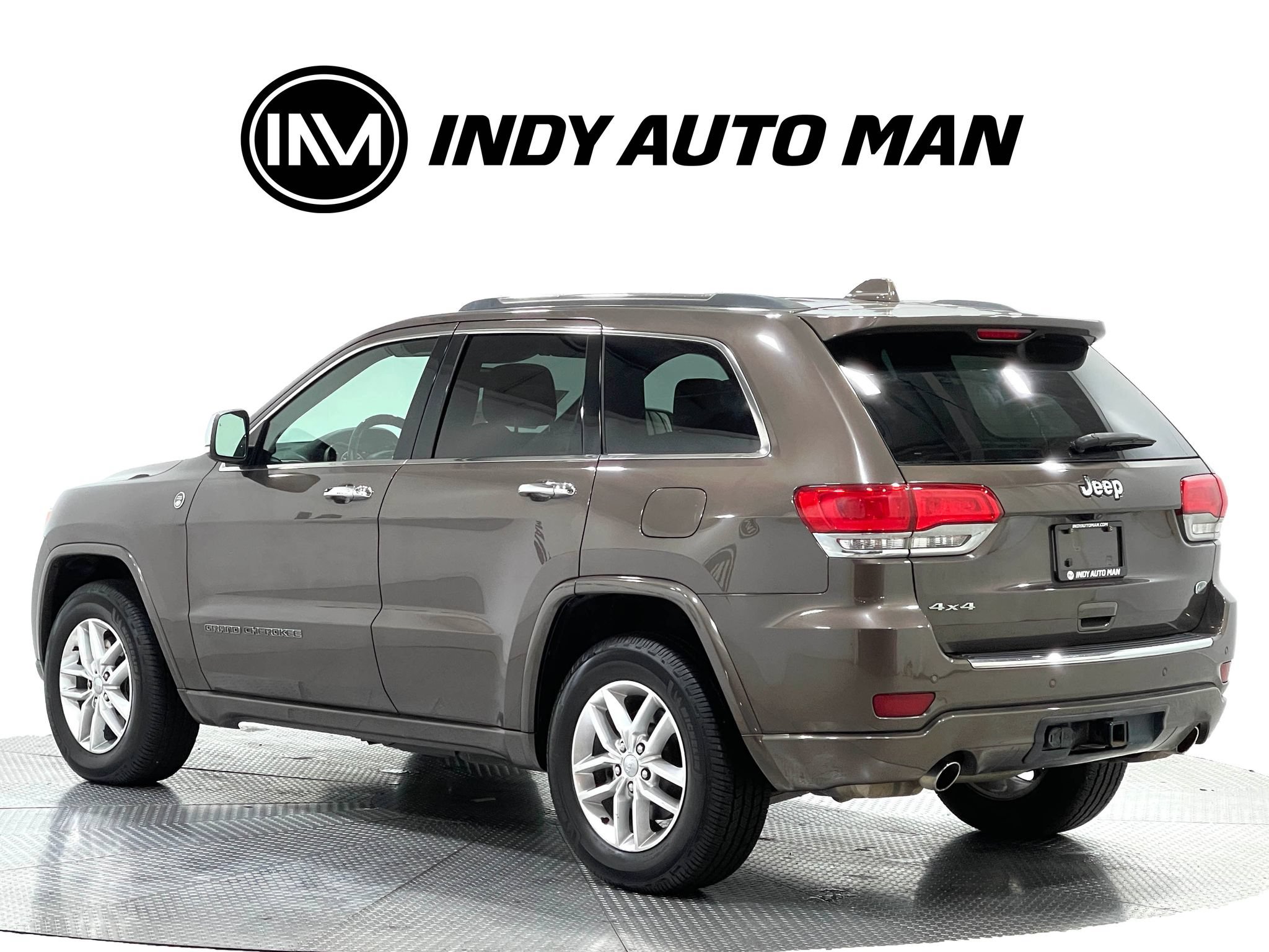 Used 2017 Jeep Grand Cherokee Overland AWD/4WD image 6