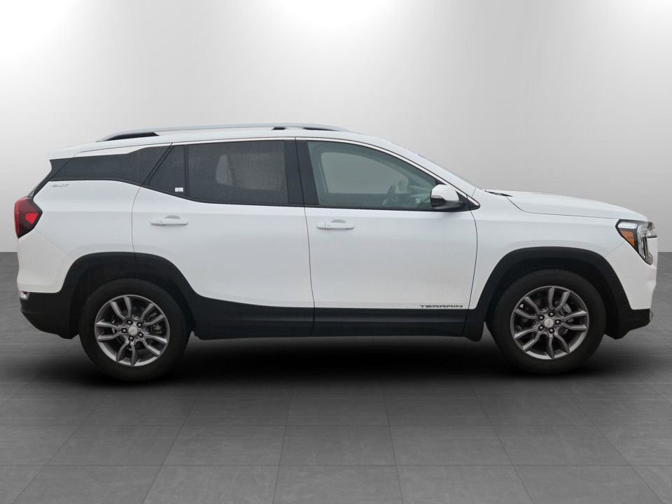 Used 2024 GMC Terrain SLT image 5