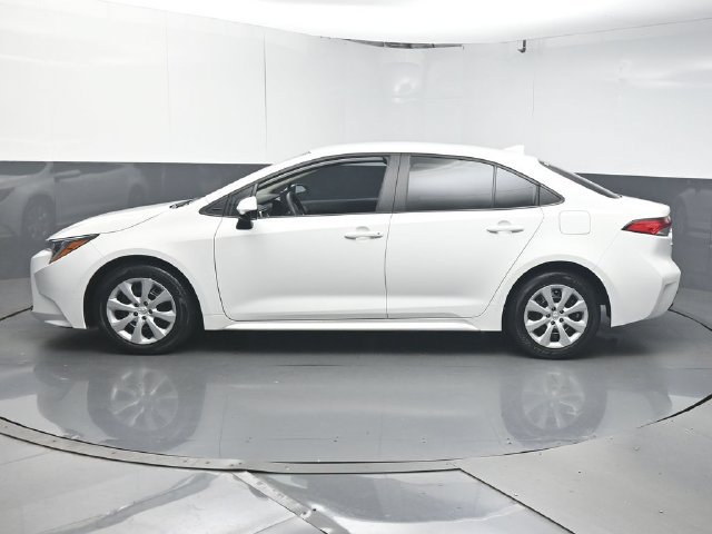 Used 2024 Toyota Corolla LE FWD image 5