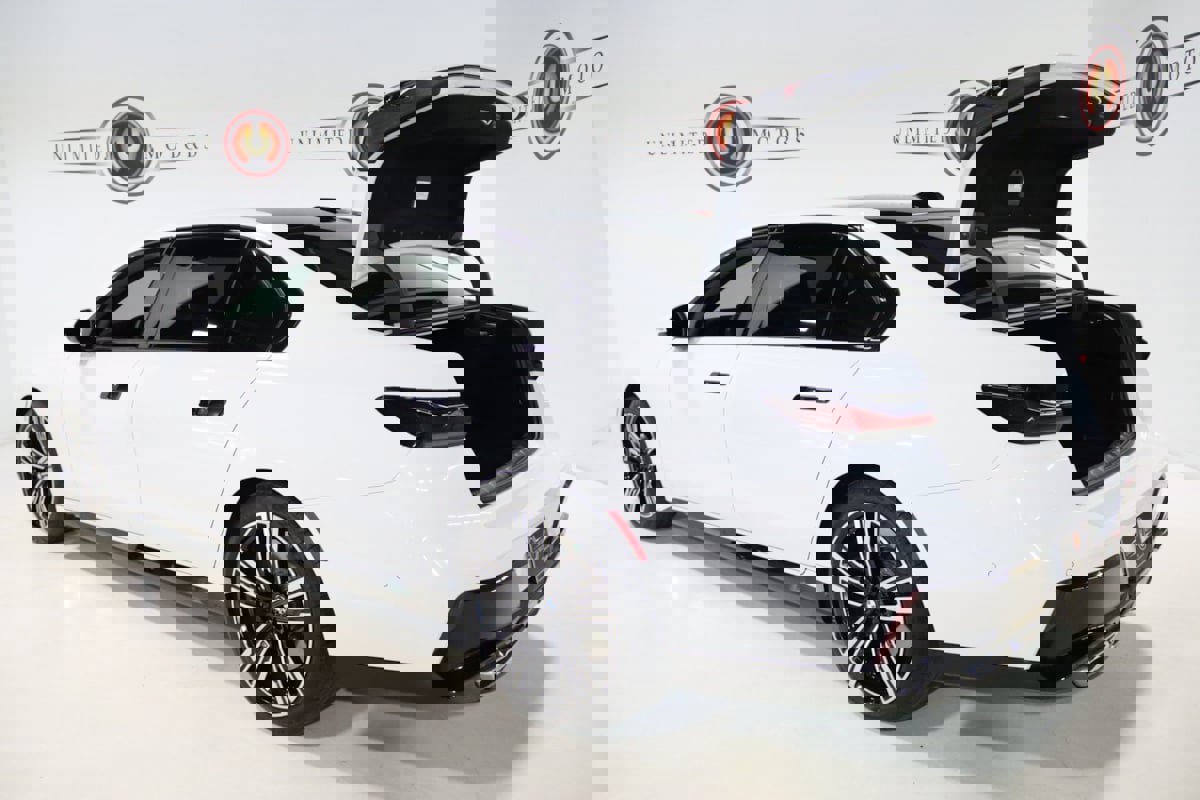 Used 2023 BMW 760i xDrive image 34